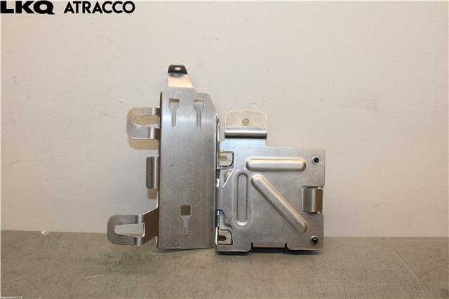 Bilstereo forsterker til Porsche Taycan 2019-->>  (9J1035335H|)