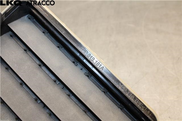 Dashbord friskluftdyse til Porsche Taycan 2019-->>  (7PP819181A|)