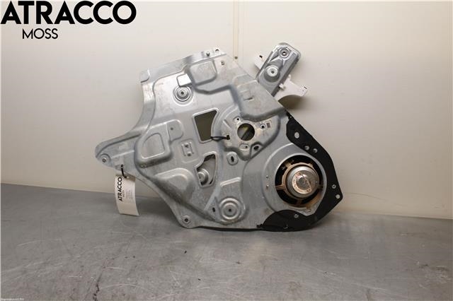 Ruteheis til Kia Sportage 2010-2016 (Type III)  (824713U000|)