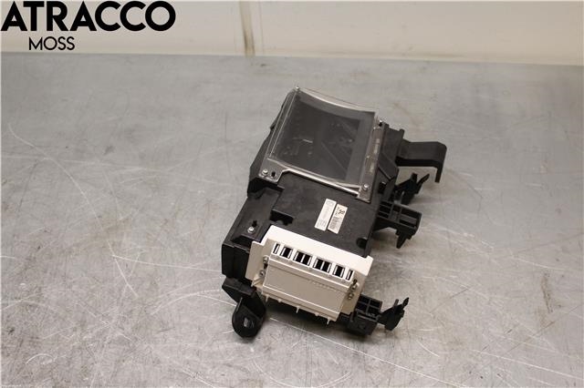 Multimedia display (MCU - Media Controller Unit) til Toyota Prius +7 2012-2020 (Type III) (stasjonsvogn) (stasjonsvogn) (8314447040|)