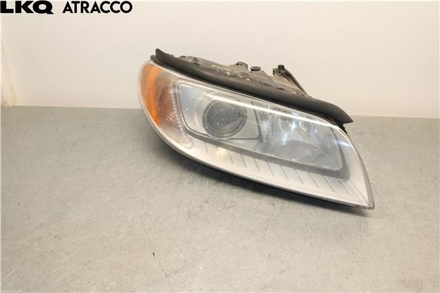 Frontlykt høyre halogen til Volvo XC70 2008-2013 (Type II, Fase 1) (31214416|)