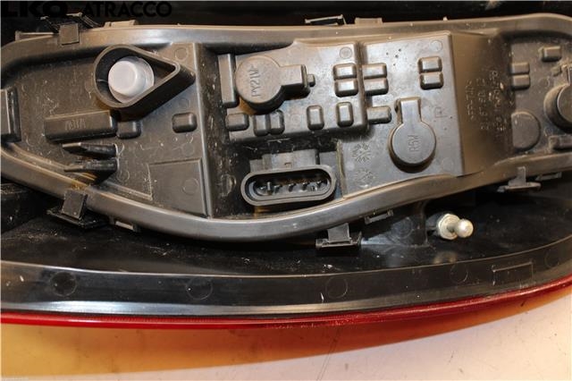 Baklykt høyre til Mitsubishi Colt 2009-2013 (Type VII, Fase 2)  (8330A702|)