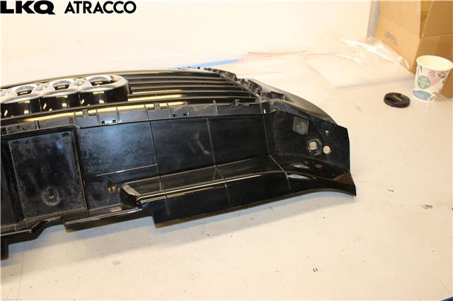 Grill til Audi A3 2009-2012 (Type II, Fase 2)  (8P0853651M|)