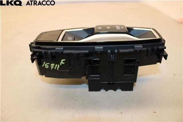 Bryter diverse til Audi Q4 e-tron 2021-->>  (89A713059C|)