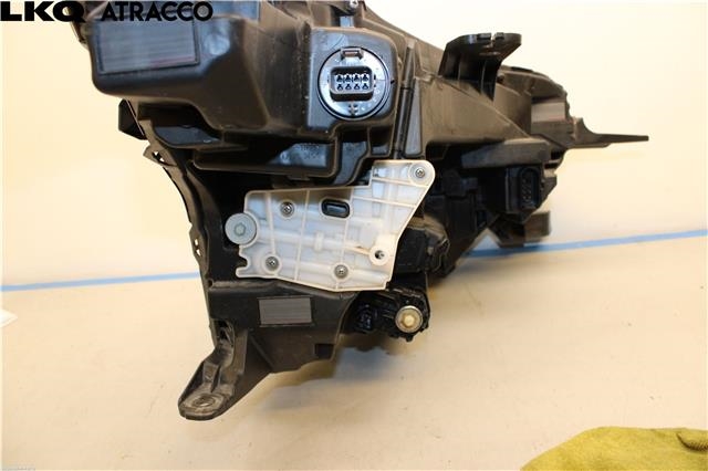 Frontlykt venstre halogen til XPeng G3 2021-->> (7210001DG1|)