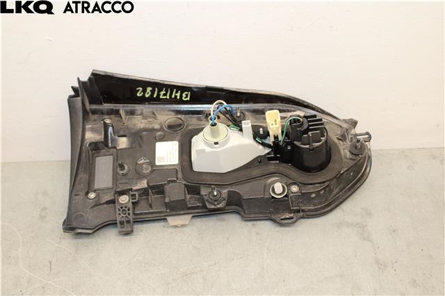 Baklykt høyre indre til Toyota RAV4 2019-->> (Type V)  (8158142151|)