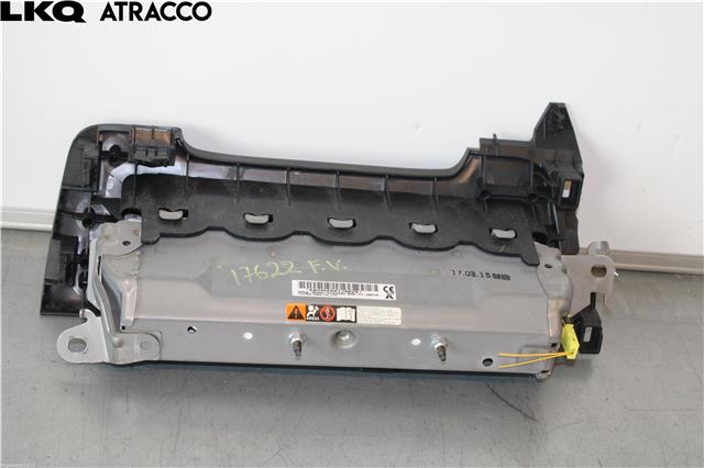 Airbag kne til Toyota Prius 2016-2023 (Type IV) (combi) (combi) (7390047050|)