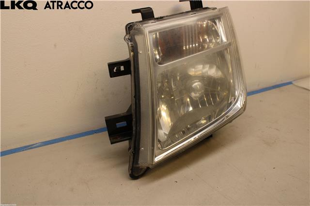 Frontlykt venstre halogen til Nissan Navara 2005-2010 (Fase 1) (D40) (D40) (26060EB40A|)