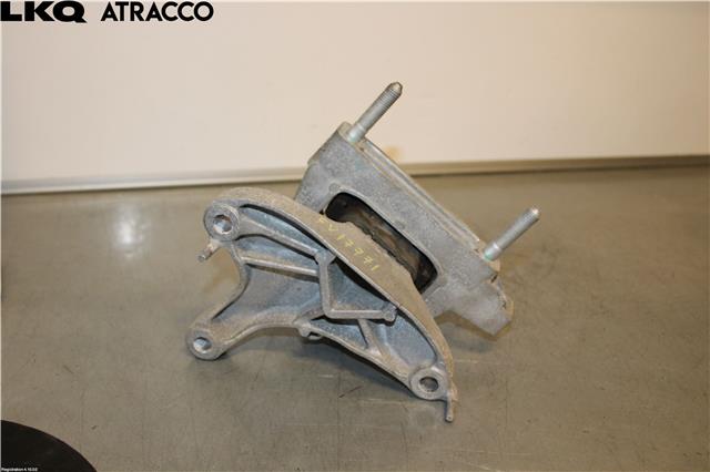 Motorfeste til Peugeot 2008 2019-->> (Type II)  (9826551380|)