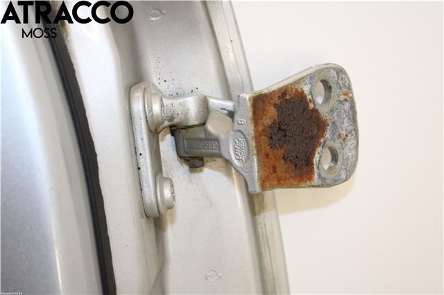 Dør venstre foran til Land Rover Discovery 2005-2009 (Type III)  (LR016463|)