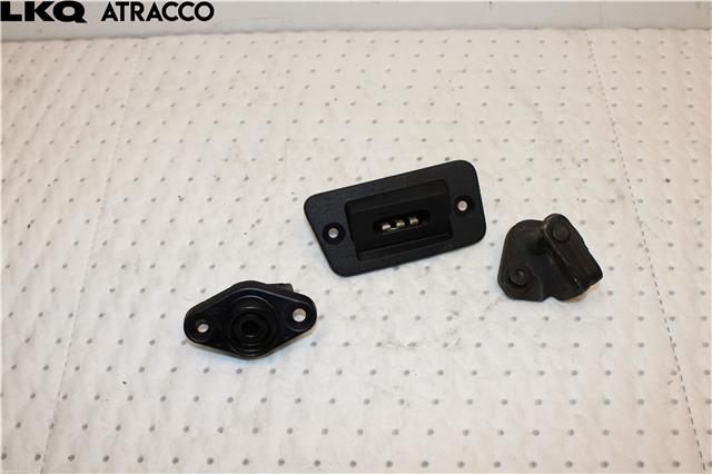 Låsekasse høyre bak til VW Caddy 2010-2015 (Type III, Fase 2) (7E0843767B|)