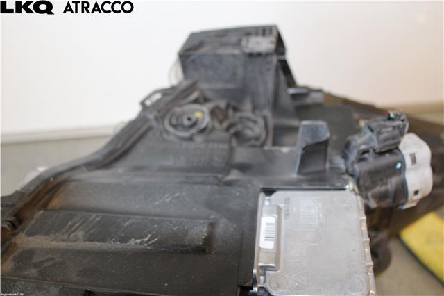 Frontlykt venstre halogen til Peugeot 3008 2009-2016 (Type I)  (6208P1|)