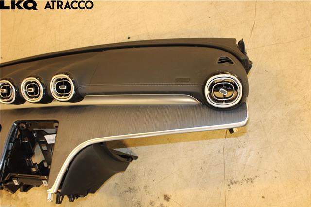Dashbord til Mercedes C-Klasse 2021-->> (W206) (W206) (A2066800601|)
