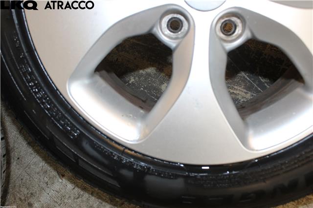 Dekk til Kia Carens 2013-2018 Type III  (XXX|)
