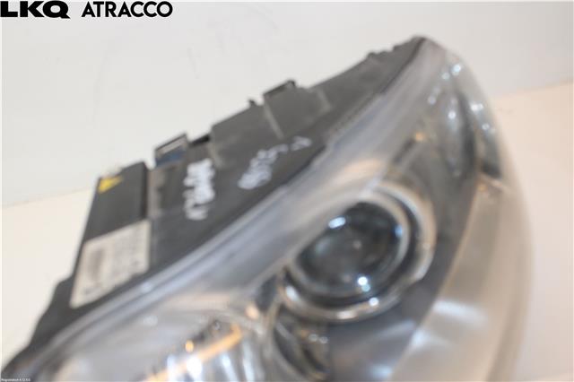 Frontlykt venstre halogen til Audi A6 2005-2008 (Type III, Fase 1) (C6) (C6) (4F0941029FH|)