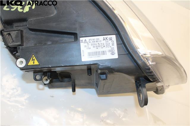 Frontlykt venstre halogen til Audi A6 2008-2011 (Type III, Fase 2) (C6) (C6) (4F0941029FF|)