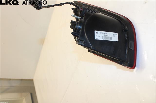 Baklykt høyre indre til Peugeot 308 2013-2021 (Type II)  (9677818280|)