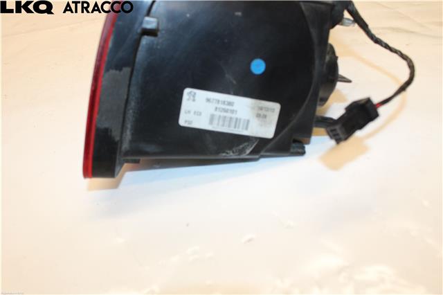 Baklykt venstre indre til Peugeot 308 2013-2021 (Type II)  (9677818380|)