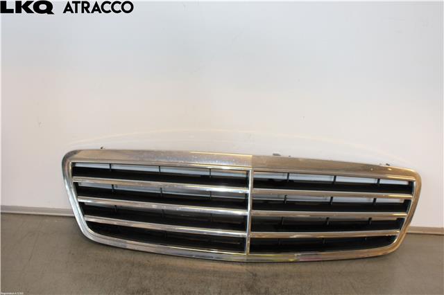 Grill til Mercedes C-Klasse 2004-2007 (Fase 2) (W203) (W203) (A2038800183|)