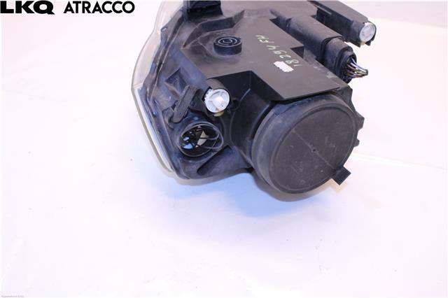 Frontlykt høyre halogen til VW Passat 2005-2010 (B6) (B6) (3C0941006AB|)
