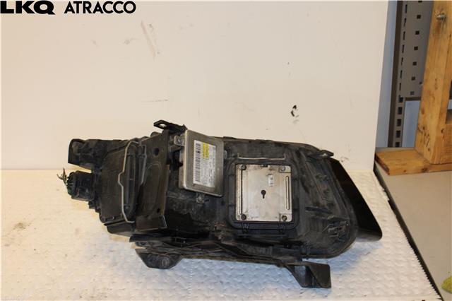 Frontlykt venstre halogen til Audi Q5 2008-2012 (Type I, Fase 1)  (8R0998029H|)