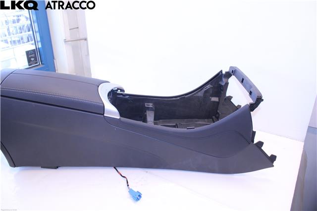Sete armlene lokk til Mercedes EQC 2019-->>  (A2056808804|)