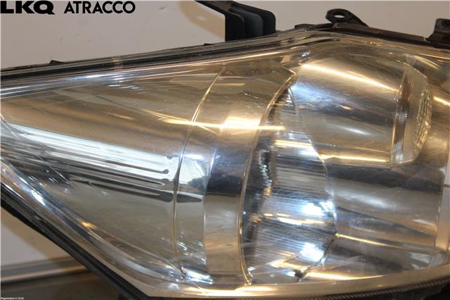 Frontlykt høyre halogen til Toyota Auris 2010-2012 (Type I, Fase 2)  (8113002A40|)