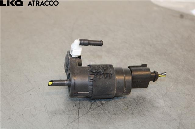 Spylerpumpe foran til Audi e-tron 2018-->>  (8K9955647|)