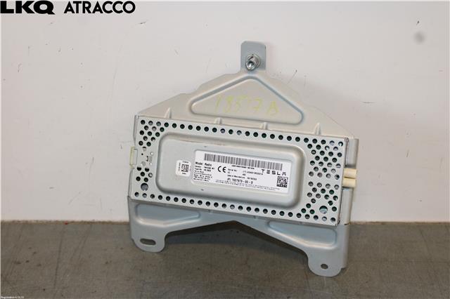 Bilstereo diverse til Tesla Model Y, 2021-2024 (Type I) (152797300E)