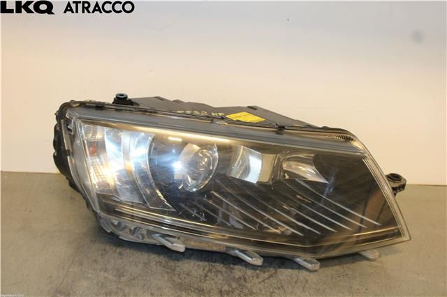 Frontlykt høyre halogen til Škoda Octavia, 2013-2016 (Type III, Fase 1) (5E1941018B)
