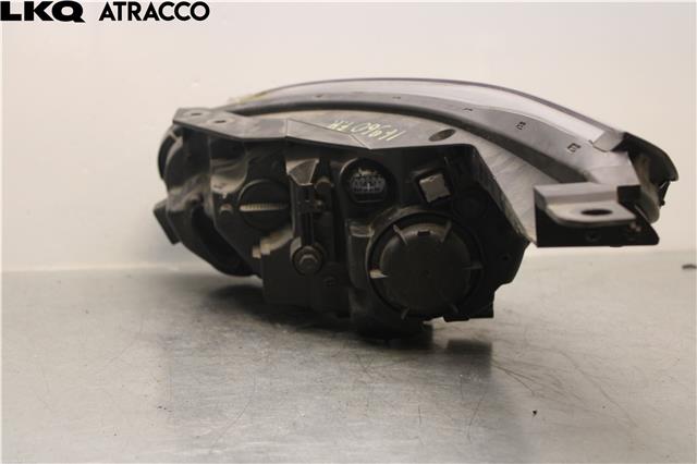 Frontlykt høyre halogen til Kia XCeed 2021-->> (SUV) (SUV) (92102J7300|)