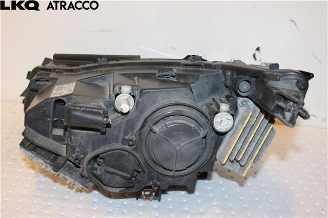 Frontlykt høyre halogen til BMW i3 2013-2022  (63117381900|)