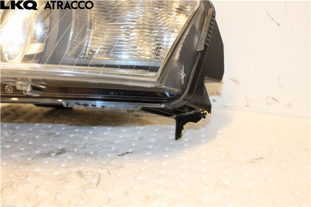 Frontlykt venstre halogen til Audi A6 2008-2011 (Type III, Fase 2) (C6) (C6) (4F0941029AK|)