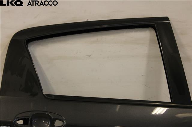 Dør høyre bak til Toyota Yaris 2012-2014 (Type III, Fase 1)  (670030D190|)