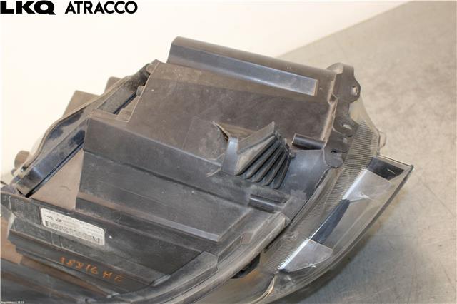 Frontlykt høyre halogen til Citroën Jumpy 2016-->> (Type III) (9808567680|)