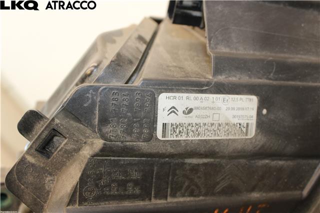 Frontlykt høyre halogen til Citroën Jumpy 2016-->> (Type III) (9808567680|)