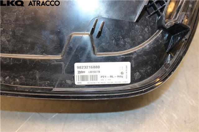 Baklykt venstre til Peugeot 208 2019-->> (Type II)  (9823216880|)