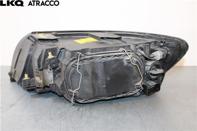 Frontlykt høyre halogen til Volvo V50 2004-2007 (Fase 1)  (31335240|)