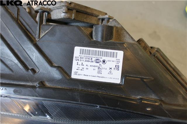 Frontlykt høyre halogen til Škoda Superb 2008-2015 (Type II)  (3V1941018B|)