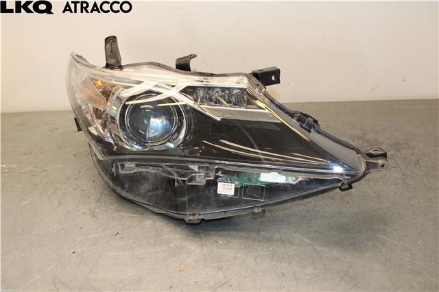 Frontlykt høyre halogen til Toyota Auris, 2015-2019 (Type II, Fase 2) (8113002E40)