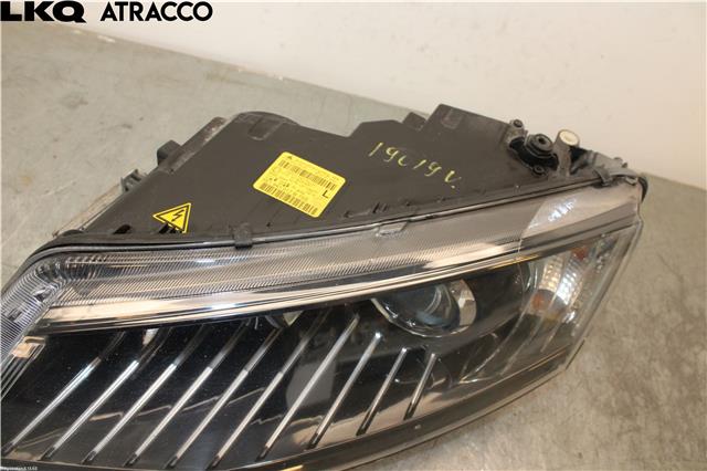 Frontlykt venstre halogen til Škoda Octavia 2013-2016 (Type III, Fase 1) (5E1941017B|)