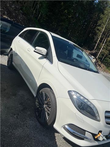 Mercedes B-Klasse 2011-2018 (W246) (W246), Motorkode: EM0004, Girkassekode: Automat
