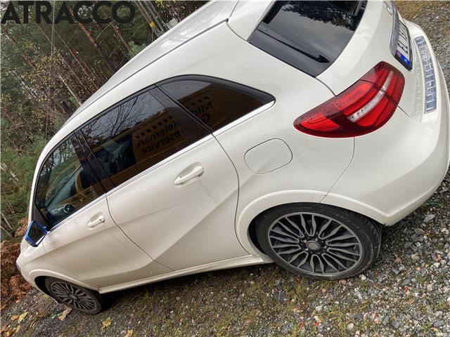 Mercedes B-Klasse 2011-2018 (W246) (W246), Motorkode: EM0004, Girkassekode: Automat