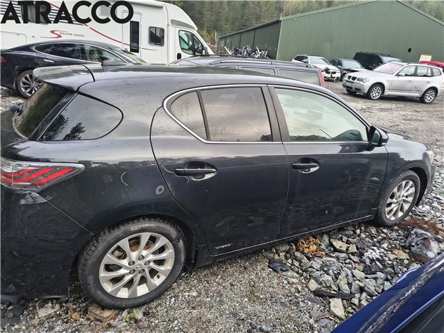 Lexus CT 2010-2020 , Motorkode: 2ZR-FXE, Girkassekode: Automat