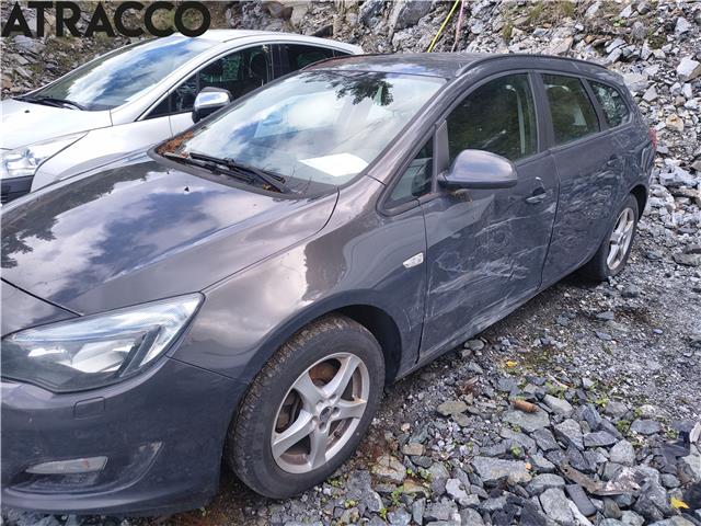 Opel Astra J 2010-2015 , Motorkode: B16DTL, Girkassekode: Manuell