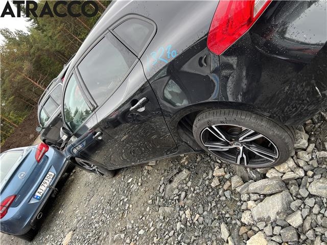 Volvo V40 2012-2019 , Motorkode: D4204T8, Girkassekode: Manuell