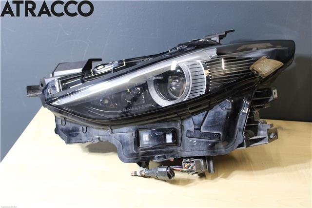 Frontlykt venstre halogen til Mazda 3, 2016-2019 (Type III, Fase 2)  (BHR251041B)