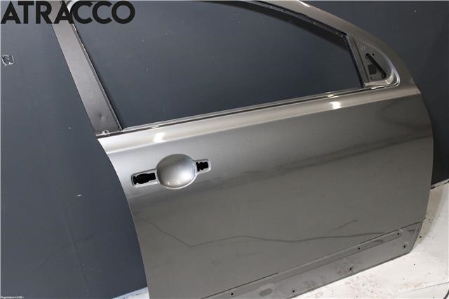 Dør høyre foran til Nissan Qashqai 2010-2014 (Type I, Fase 2)  (H0100EY1MC|)