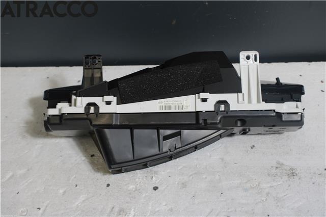 Instrumentpanel til Toyota Yaris 2006-2009 (Type II, Fase 1)  (838000D690D|)