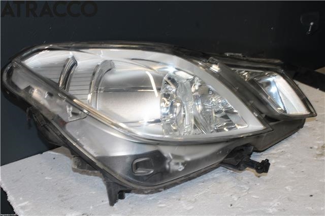 Frontlykt høyre halogen til Mercedes E-Klasse, Coupe/Cab 2009-2013 (Fase 1) (C207) (C207) (A2078202561|)